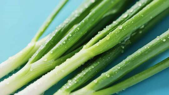 带水珠的大葱特写
