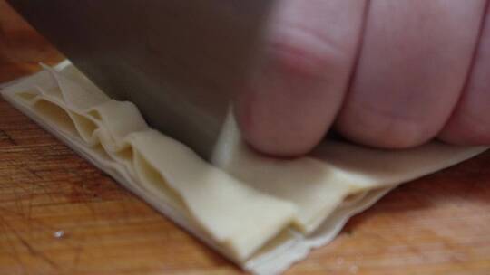 清洗豆皮切豆腐皮豆制品视频素材模板下载