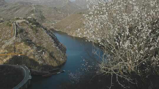 北京黄花城水长城春季风光