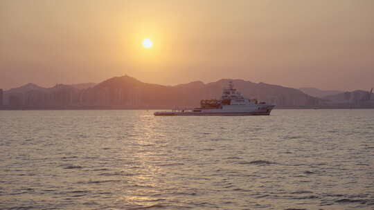 游轮轮船码头厦门出海海浪海绵夕阳日落