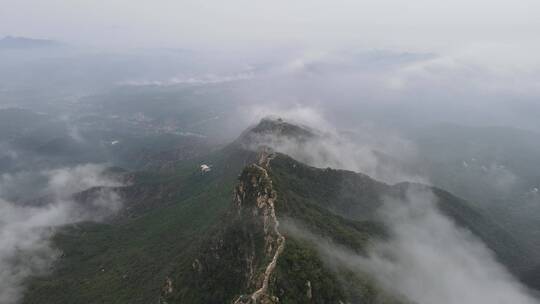 航拍雨后的北京密云司马台长城云海