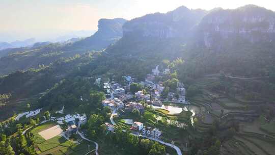 美丽乡村风景大山里漂亮的农村景色视频素材模板下载