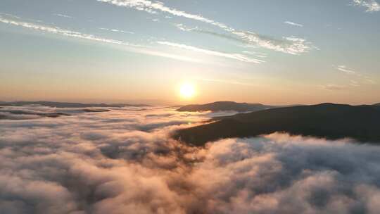 航拍黎明山林云海日出