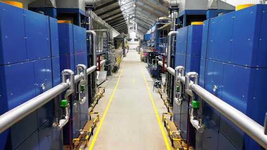 纺织业工厂车间大型机器设备运作视频素材模板下载