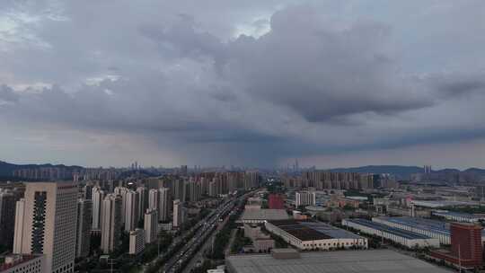 城市下雨航拍4K