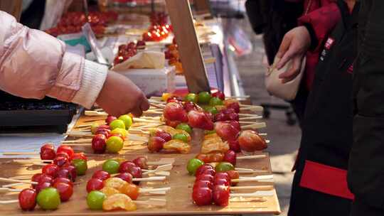 中国传统节日甜食小吃糖葫芦冰糖葫芦