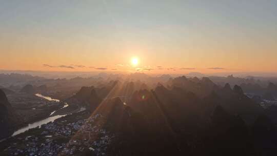 山川日出彩霞大美河山航拍桂林