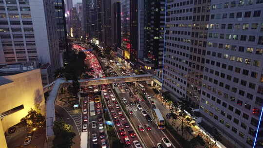 香港街头的夜间交通