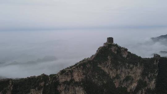 航拍雨后的北京密云司马台长城云海