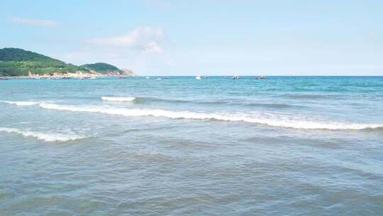 夏天海边沙滩海浪慢镜头