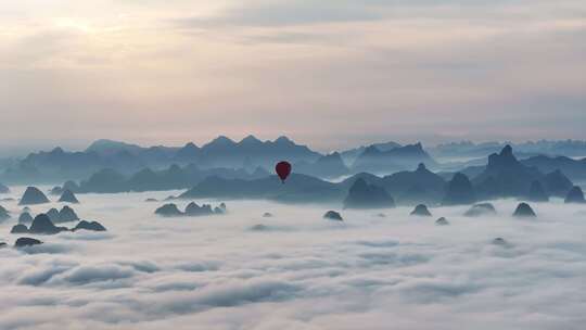 桂林山峰云海人间仙境