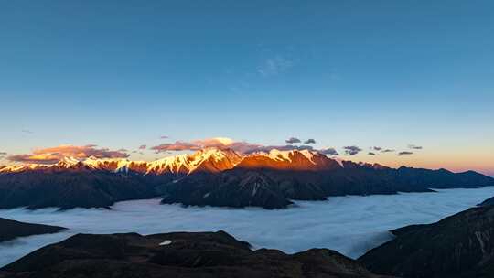 贡嘎雪山日照金山延时视频素材模板下载