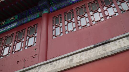 中国中式古建筑雕花门窗视频素材模板下载