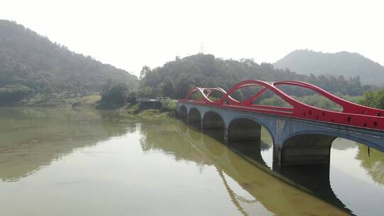 侧面航拍杭州青山湖大桥