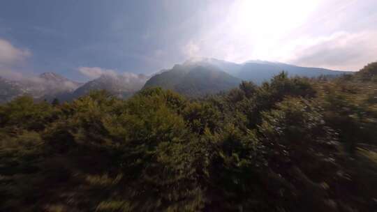FPV航拍青山绿水森林山峰云雾山脉自然风景
