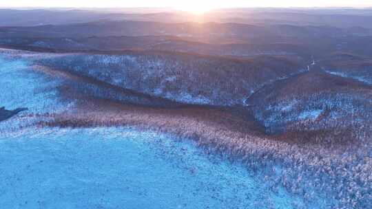 内蒙古大兴安岭林区冬天林海雪原夕阳美景