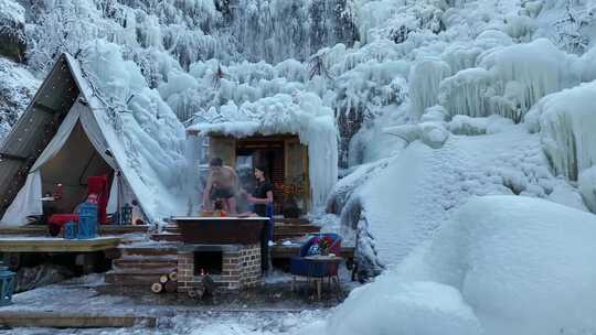 济南南部山区九如山，冰瀑成型冰天雪地