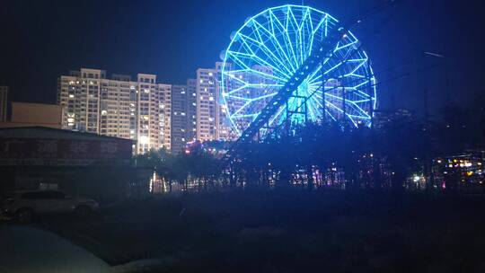 城市夜景街头景象商铺行人路上交通