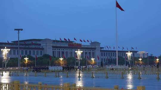 天安门广场降旗仪式现场氛围