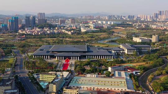 深圳坪山燕子湖国际会展中心航拍远景前进1