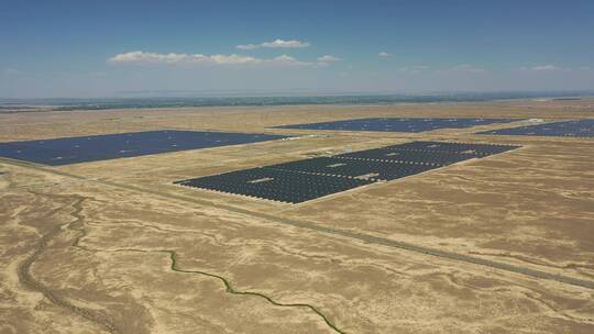 甘肃戈壁沙漠太阳能光伏发电能源视频素材模板下载