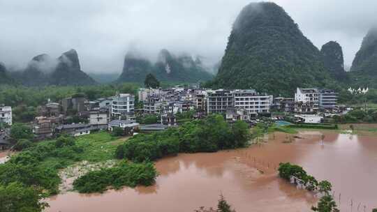 桂林阳朔暴雨漓江遇龙河河水暴涨