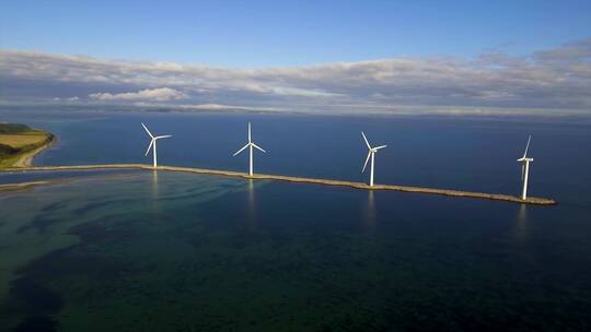 海边新能源风能航拍风景