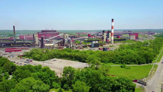 俄亥俄州燃煤电厂上空特写视频素材模板下载