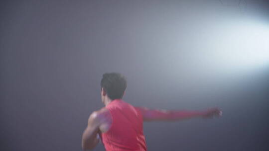 奔跑跳跃的运动员视频素材模板下载