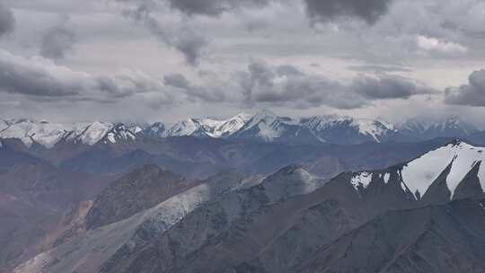 新疆赛力亚克达坂雪山航拍