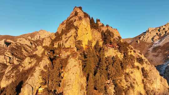 青海互助天门寺高山蓝天航拍视频