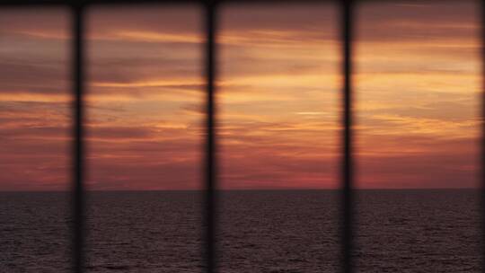 西沙群岛南海游轮黄昏日落地拍视频素材模板下载