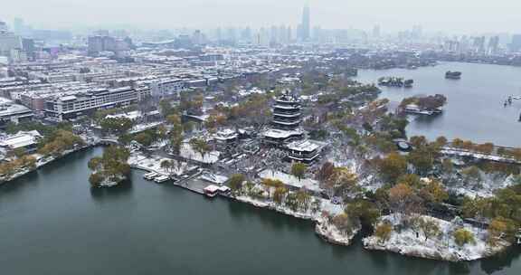 济南大明湖公园雪景航拍        荐