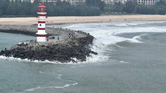 航拍大海灯塔治愈系海浪风景海景海南长焦