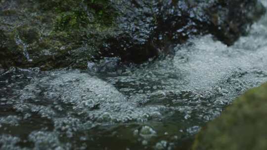 山涧清泉流水纯净山泉水