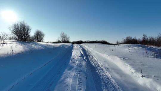 北方湿地冰雪道路空镜头