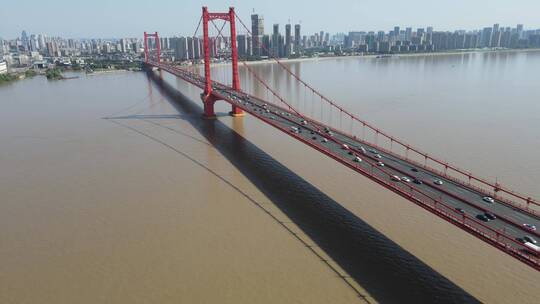 城市航拍武汉长江鹦鹉洲大桥