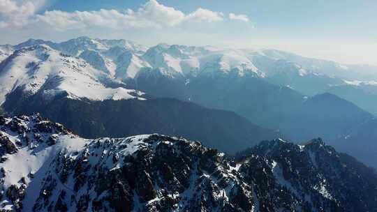 新疆天山博格达峰雪山航拍风光
