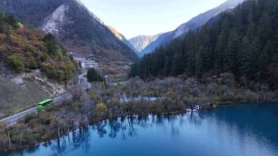 四川九寨沟彩林秋景和蓝色海子