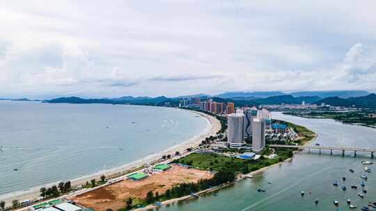 广东惠州惠东双月湾沙滩海岸线延时航拍4k