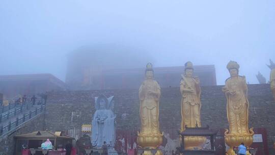 五台山东台雾中的望海寺禅院视频合集