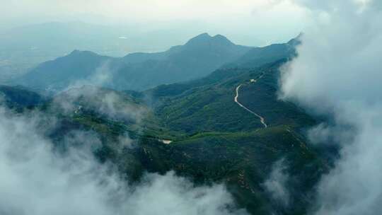 云雾山峰航拍山脉自然大山风景