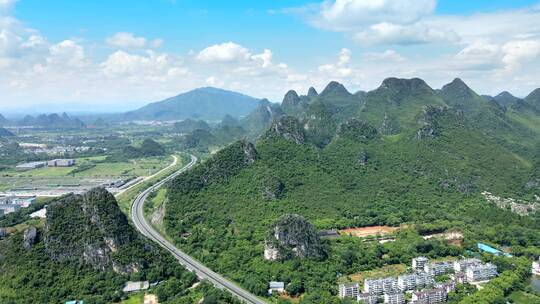 桂林国家高新区的山峦航拍全景