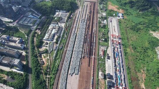 厦深铁路广深城际，深圳平湖火车站