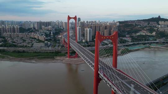 建设中的重庆红岩村嘉陵江大桥美景航拍