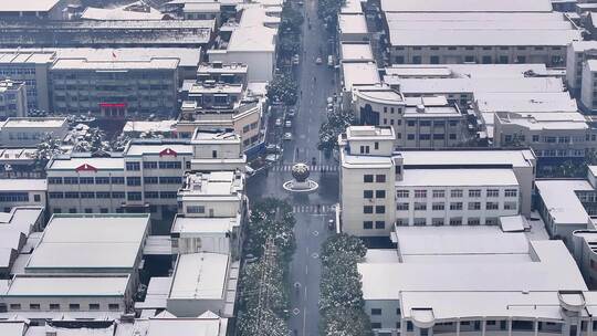 航拍乡镇雪景房屋