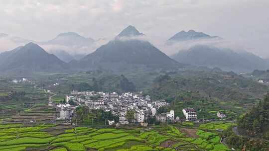 山间 大山 阳光 清晨 晨雾 梯田