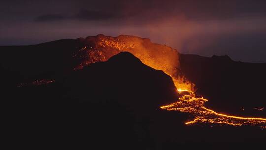 冰岛火山喷发