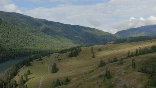 阿尔泰省AK-Kem山谷和Katun河的山脉