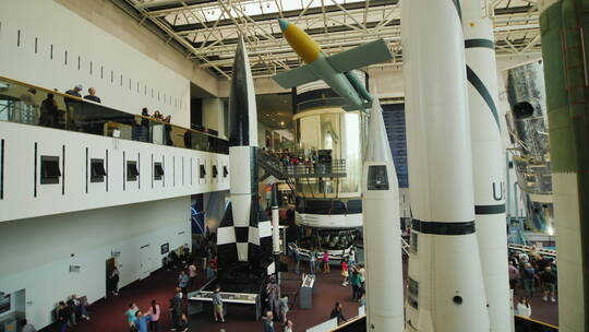 华盛顿国家航空航天博物馆内部视频素材模板下载